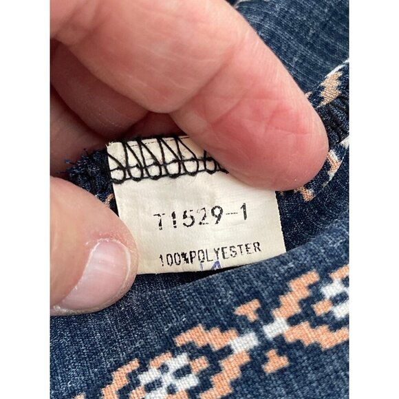 Vintage-Inspired SettleDown 3XL Button-Up Shirt Dress In Geometric Pattern - Picture 4 of 13